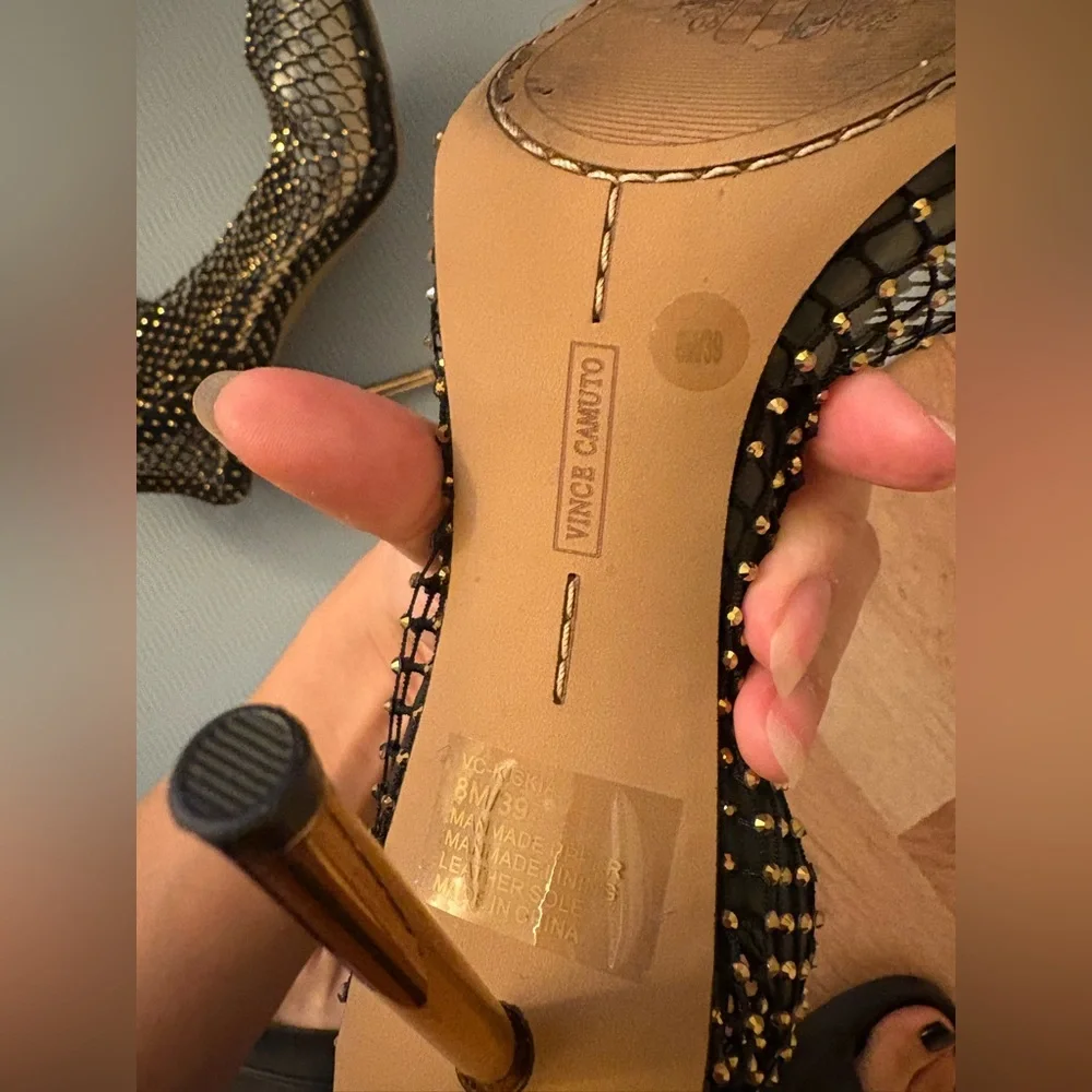 Vince Camuto Kiskia Fishnet black point toe ankle boots Sz8 worn once MSRP: $195 - Picture 9 of 11